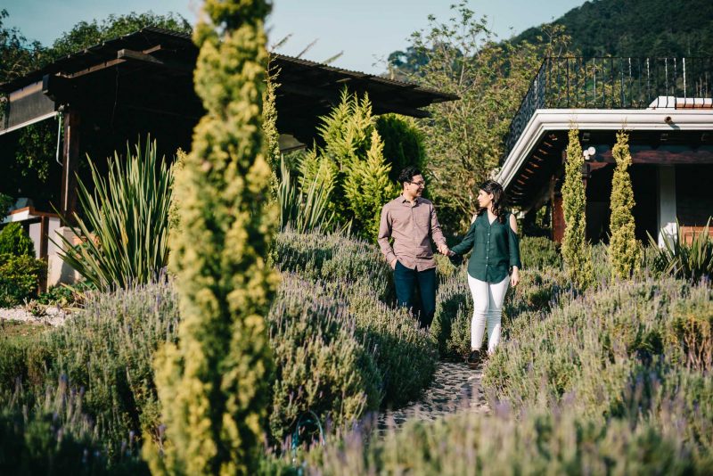 Preboda-Alejandro_Marielos-Jardines_de_Provenza-Antigua_Guatemala-bodas-juan-salazar-fotografo-Guatemala