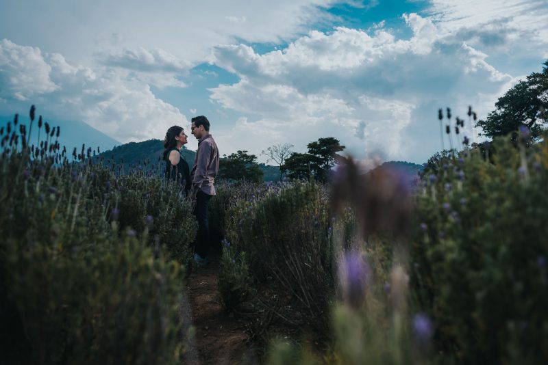 Preboda-Alejandro_Marielos-Jardines_de_Provenza-Antigua_Guatemala-bodas-juan-salazar-fotografo-Guatemala