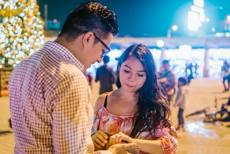 Pedida_de_mano-Engagement-Compromiso-Bodas_Juan_Salazar-Fotografo_de_bodas-Guatemala-Navidad-Arbol-Obelisco-Ciudad