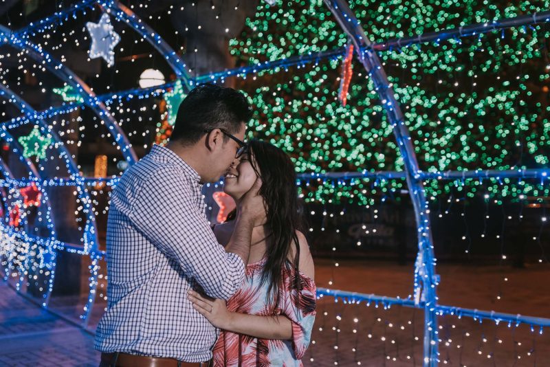 Pedida_de_mano-Engagement-Compromiso-Bodas_Juan_Salazar-Fotografo_de_bodas-Guatemala-Navidad-Arbol-Obelisco-Ciudad