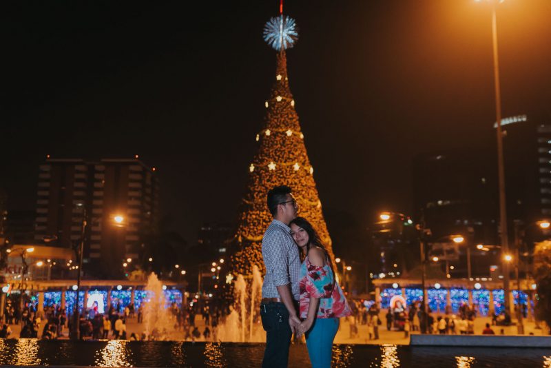 Pedida_de_mano-Engagement-Compromiso-Bodas_Juan_Salazar-Fotografo_de_bodas-Guatemala-Navidad-Arbol-Obelisco-Ciudad