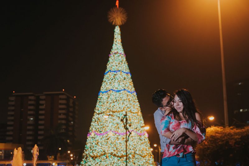 Pedida_de_mano-Engagement-Compromiso-Bodas_Juan_Salazar-Fotografo_de_bodas-Guatemala-Navidad-Arbol-Obelisco-Ciudad