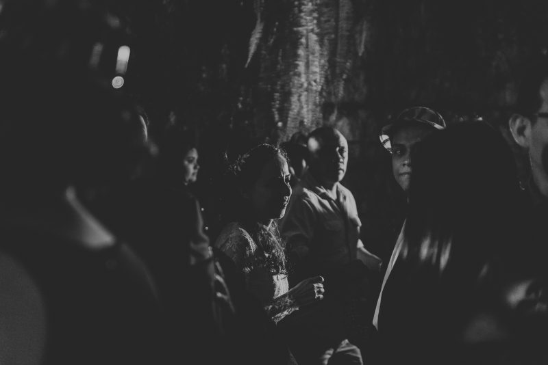 Boda-religiosa-Julio_y_Marella-bodas_Juan_Salazar-wedding-pareja-compromiso-wedding_day-boda-Guatemala-restaurante_el_adobe