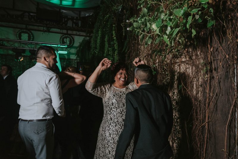 Boda-religiosa-Julio_y_Marella-bodas_Juan_Salazar-wedding-pareja-compromiso-wedding_day-boda-Guatemala-restaurante_el_adobe