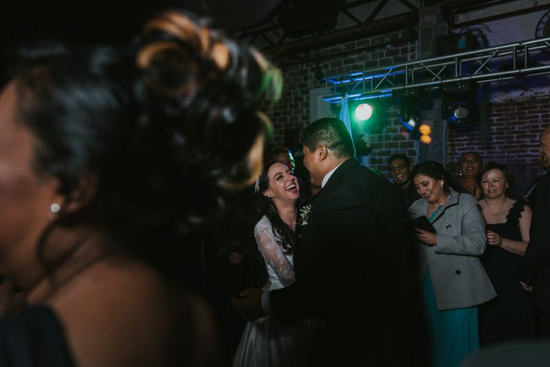Boda-religiosa-Julio_y_Marella-bodas_Juan_Salazar-wedding-pareja-compromiso-wedding_day-boda-Guatemala-restaurante_el_adobe
