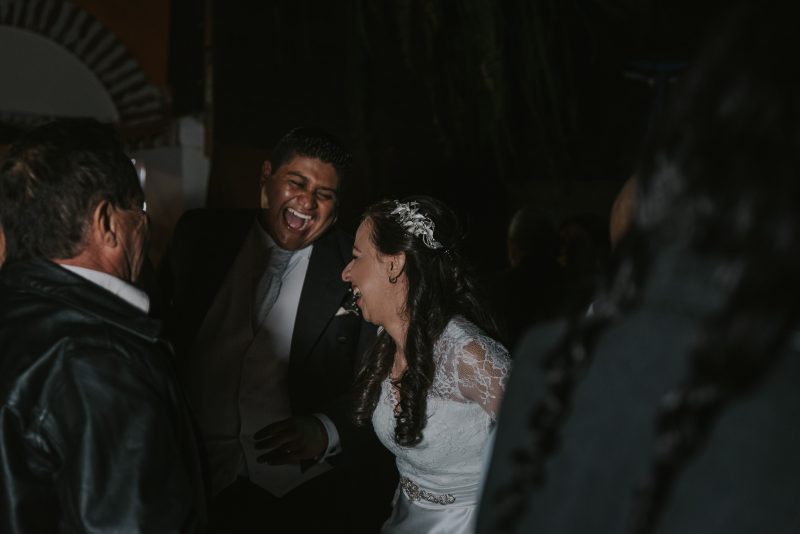 Boda-religiosa-Julio_y_Marella-bodas_Juan_Salazar-wedding-pareja-compromiso-wedding_day-boda-Guatemala-restaurante_el_adobe