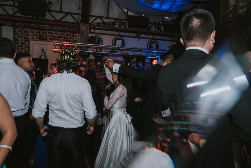 Boda-religiosa-Julio_y_Marella-bodas_Juan_Salazar-wedding-pareja-compromiso-wedding_day-boda-Guatemala-restaurante_el_adobe