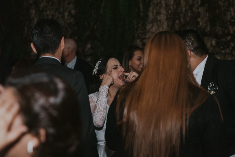 Boda-religiosa-Julio_y_Marella-bodas_Juan_Salazar-wedding-pareja-compromiso-wedding_day-boda-Guatemala-restaurante_el_adobe