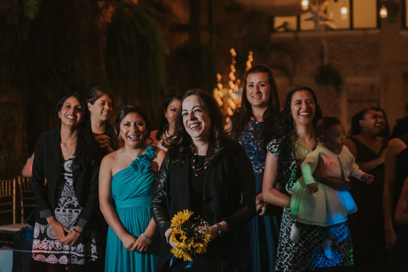 Boda-religiosa-Julio_y_Marella-bodas_Juan_Salazar-wedding-pareja-compromiso-wedding_day-boda-Guatemala-restaurante_el_adobe