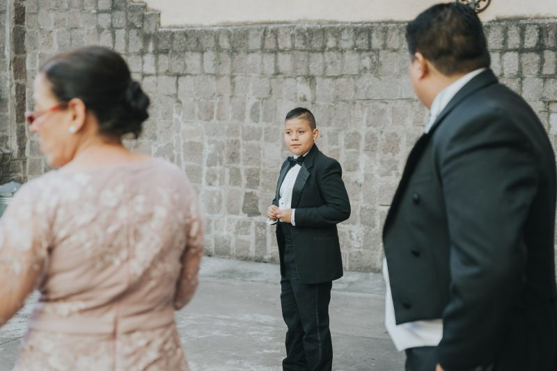 Boda-religiosa-Julio_y_Marella-bodas_Juan_Salazar-wedding-pareja-compromiso-wedding_day-boda-Guatemala-restaurante_el_adobe