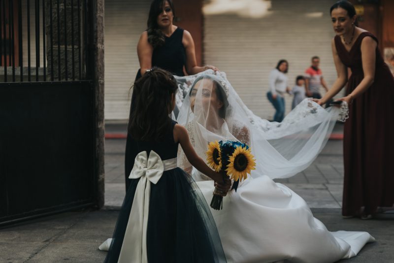 Boda-religiosa-Julio_y_Marella-bodas_Juan_Salazar-wedding-pareja-compromiso-wedding_day-boda-Guatemala-restaurante_el_adobe