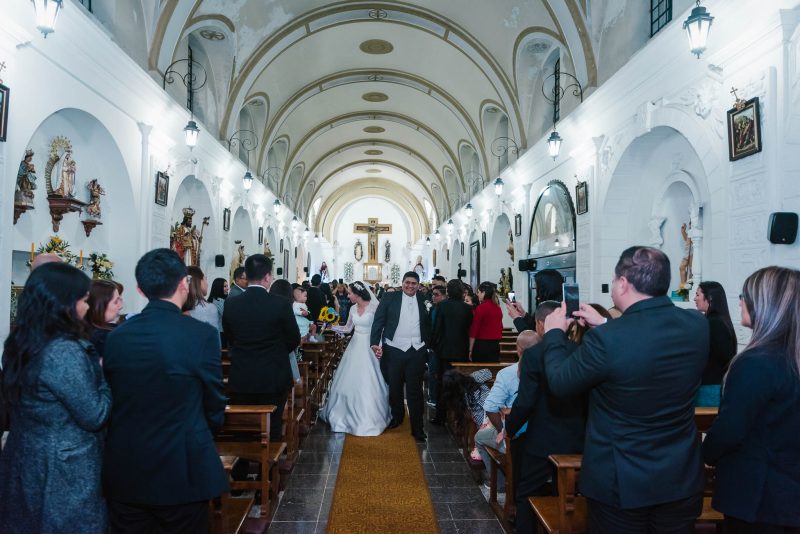 Boda-religiosa-Julio_y_Marella-bodas_Juan_Salazar-wedding-pareja-compromiso-wedding_day-boda-Guatemala-restaurante_el_adobe