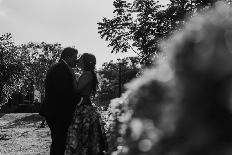 civil-Julio_y_Marella-bodas_Juan_Salazar-wedding-pareja-compromiso-wedding_day-boda