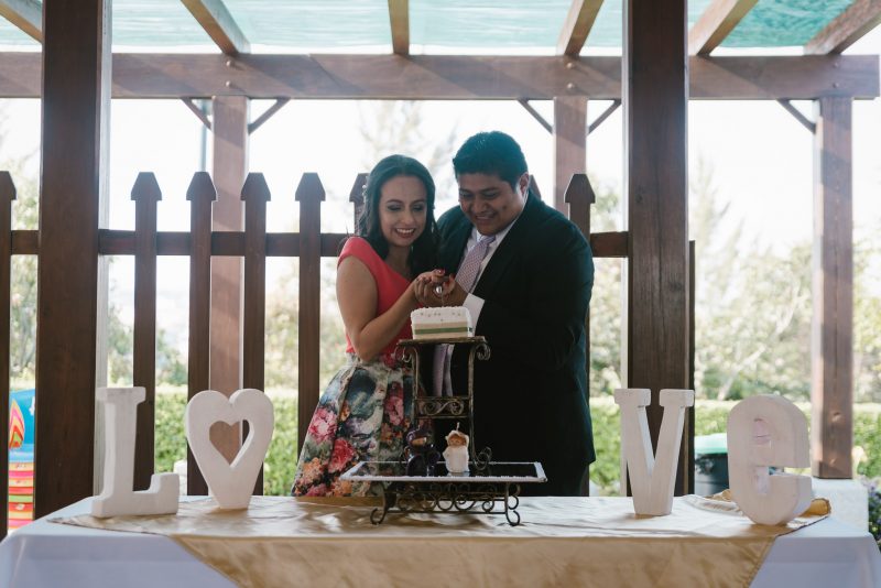 civil-Julio_y_Marella-bodas_Juan_Salazar-wedding-pareja-compromiso-wedding_day-boda