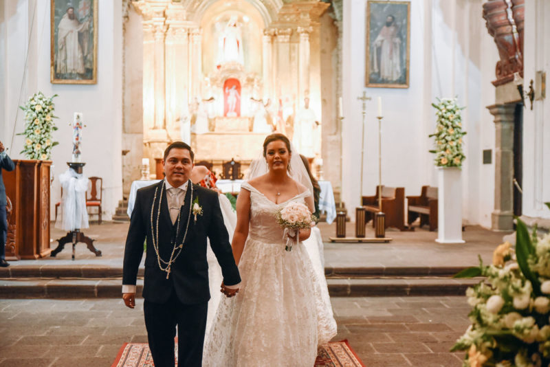 Boda-Mike_y_Yati-Antigua_Guatemala-La_Merced-Bodas_Juan_Salazar-fotografo-wedding-wedinguatemala-neocat