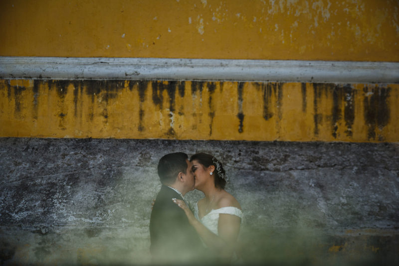 Boda-Mike_y_Yati-Antigua_Guatemala-La_Merced-Bodas_Juan_Salazar-fotografo-wedding-wedinguatemala-neocat
