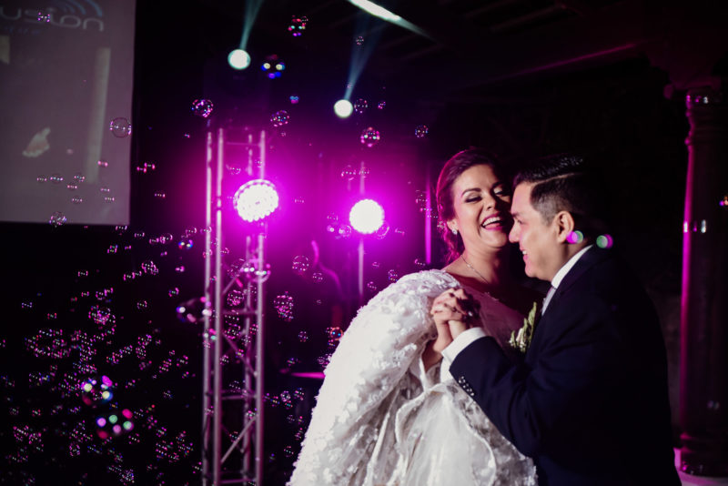 Boda-Mike_y_Yati-Antigua_Guatemala-La_Merced-Bodas_Juan_Salazar-fotografo-wedding-wedinguatemala-neocat