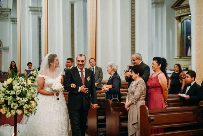 Boda-Mike_y_Yati-Antigua_Guatemala-La_Merced-Bodas_Juan_Salazar-fotografo-wedding-wedinguatemala-neocat