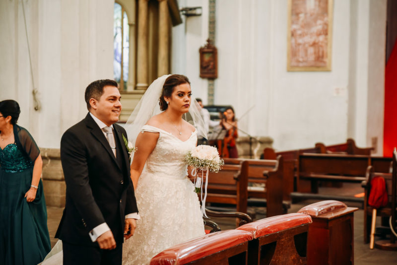 Boda-Mike_y_Yati-Antigua_Guatemala-La_Merced-Bodas_Juan_Salazar-fotografo-wedding-wedinguatemala-neocat