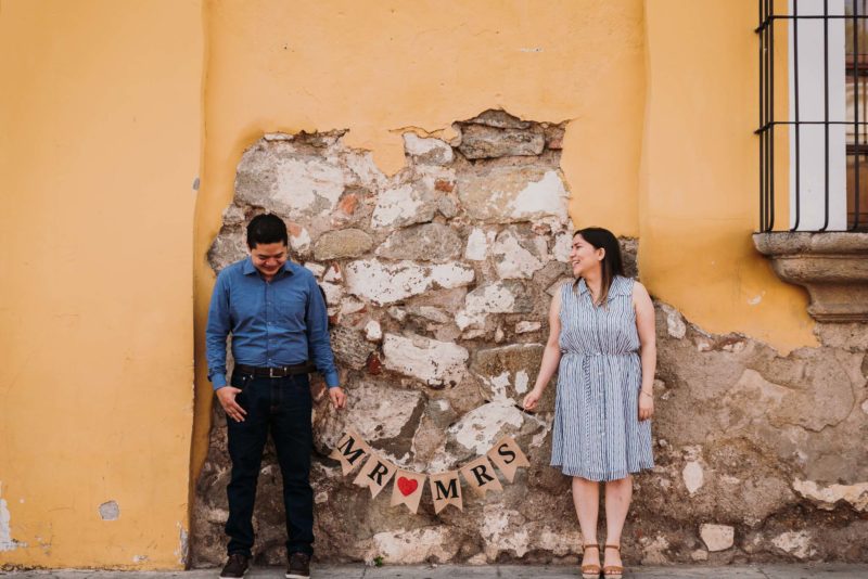 Pre-boda-Luis_y_Pame-Save_the_Date-couple-Bodas_juan_salazar-antigua_guatemala-love-sesion