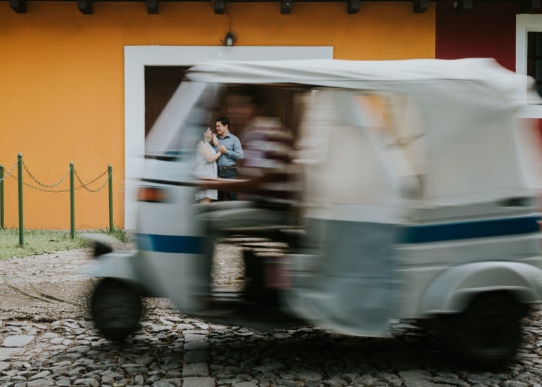 Pre-boda-Luis_y_Pame-Save_the_Date-couple-Bodas_juan_salazar-antigua_guatemala-love-sesion