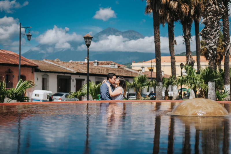 Pre-boda-Luis_y_Pame-Save_the_Date-couple-Bodas_juan_salazar-antigua_guatemala-love-sesion