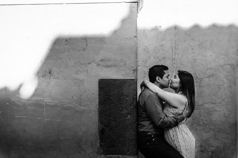 Pre-boda-Luis_y_Pame-Save_the_Date-couple-Bodas_juan_salazar-antigua_guatemala-love-sesion