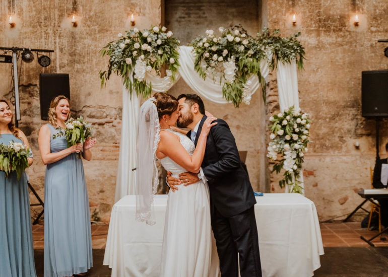 Oscar_y_Jessie-Wedding-Antigua_Guatemala-Bodas_Juan_Salazar-San_Jose_el_viejo-Porta_Hotel-Guatemala-Destination_wedding
