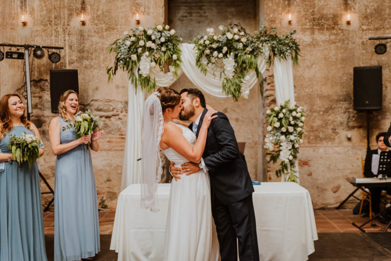 Oscar_y_Jessie-Wedding-Antigua_Guatemala-Bodas_Juan_Salazar-San_Jose_el_viejo-Porta_Hotel-Guatemala-Destination_wedding