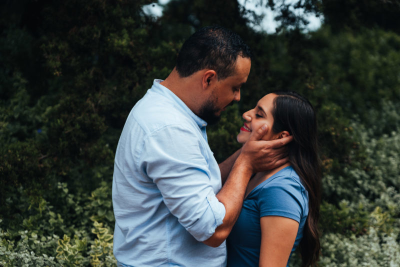 Alejandro_Y_Mariana-Engaged-photos-Jardin_El_Cerro-Bodas_Juan_Salazar-Guatemala-prewedding-save_the_date
