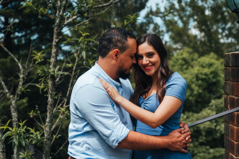 Alejandro_Y_Mariana-Engaged-photos-Jardin_El_Cerro-Bodas_Juan_Salazar-Guatemala-prewedding-save_the_date