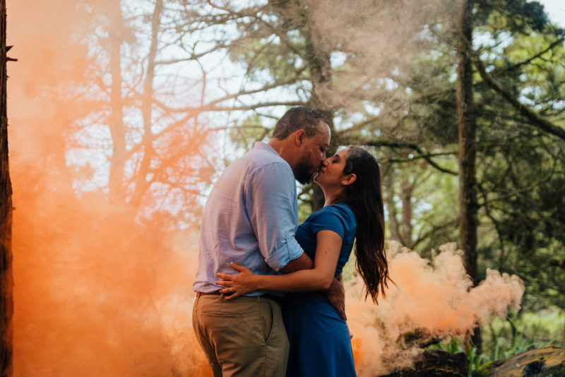 Alejandro_Y_Mariana-Engaged-photos-Jardin_El_Cerro-Bodas_Juan_Salazar-Guatemala-prewedding-save_the_date
