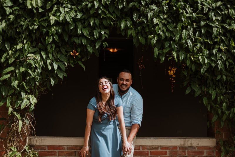 Alejandro_Y_Mariana-Engaged-photos-Jardin_El_Cerro-Bodas_Juan_Salazar-Guatemala-prewedding-save_the_date