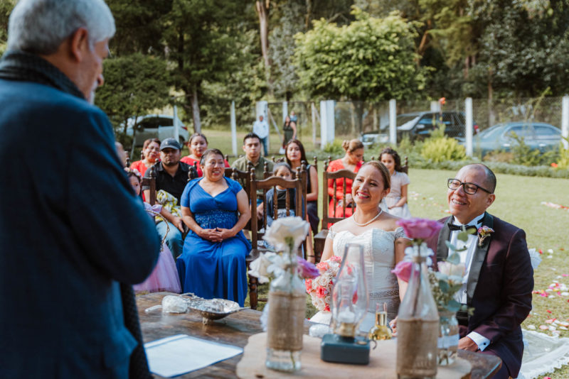 Boda-Marvin_Sheyra-elopement_wedding-family-Bodas_Juan_Salazar-Guatemala