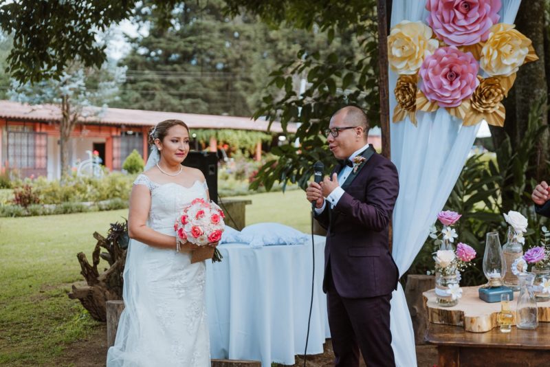 Boda-Marvin_Sheyra-elopement_wedding-family-Bodas_Juan_Salazar-Guatemala