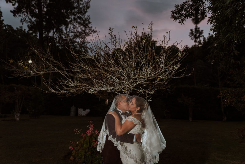 Boda-Marvin_Sheyra-elopement_wedding-family-Bodas_Juan_Salazar-Guatemala