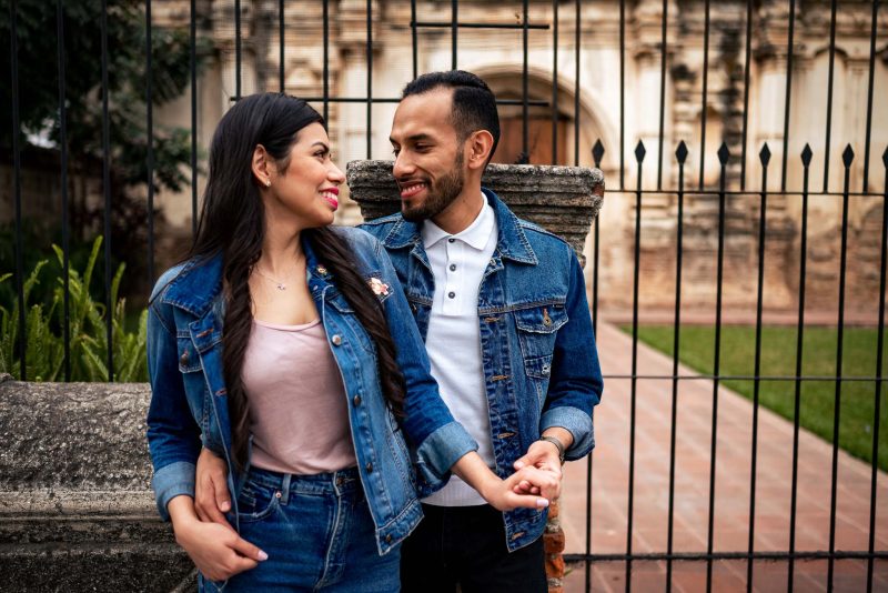 Pareja en Antigua Guatemala