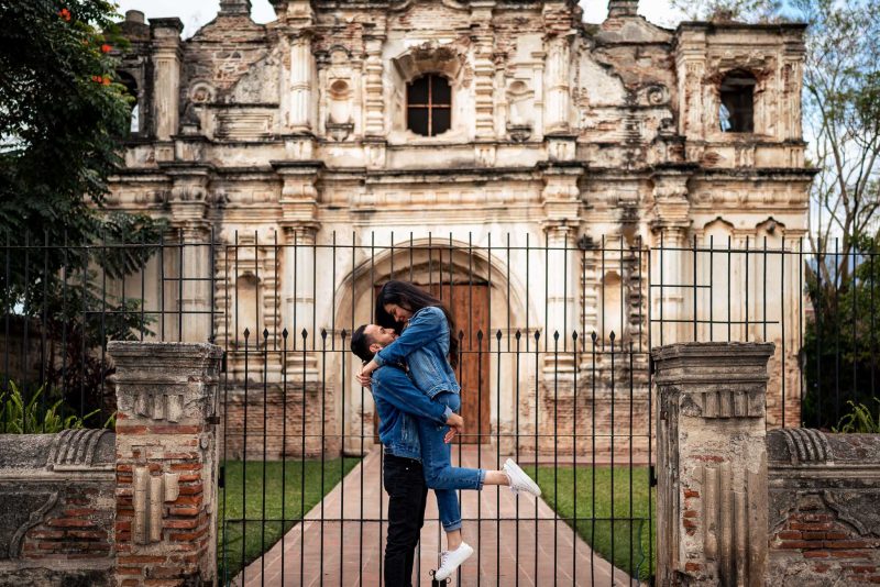 Pareja en Antigua Guatemala